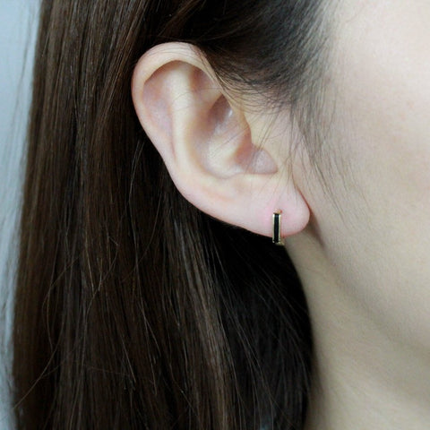 14K Noir Ear Huggies - MOVIDA 