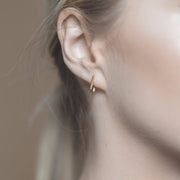 14K Rectangle Ear Huggies - MOVIDA 