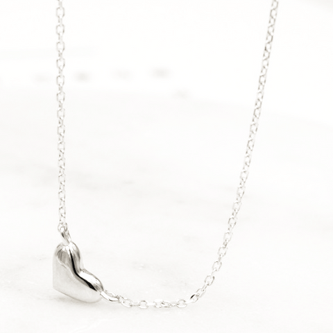 Petite Heart Necklace - MOVIDA 