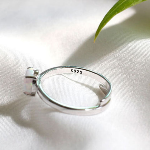 Lara Opal Ring - MOVIDA 