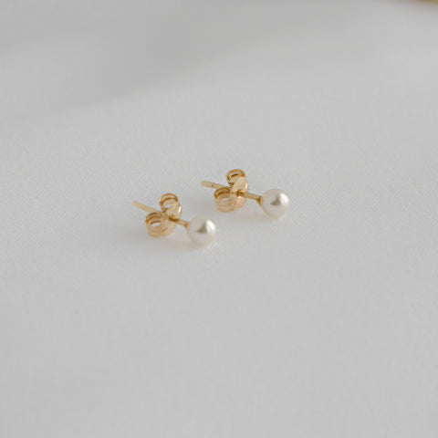 Aries Pearl Earrings - MOVIDA 