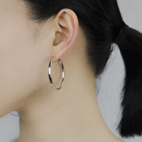 Classic Silver Hoops - MOVIDA 
