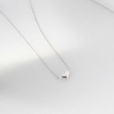 Petite Heart Necklace - MOVIDA 