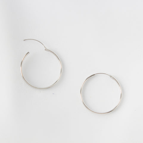 Classic Silver Hoops - MOVIDA 