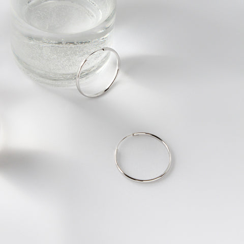 Classic Silver Hoops - MOVIDA 